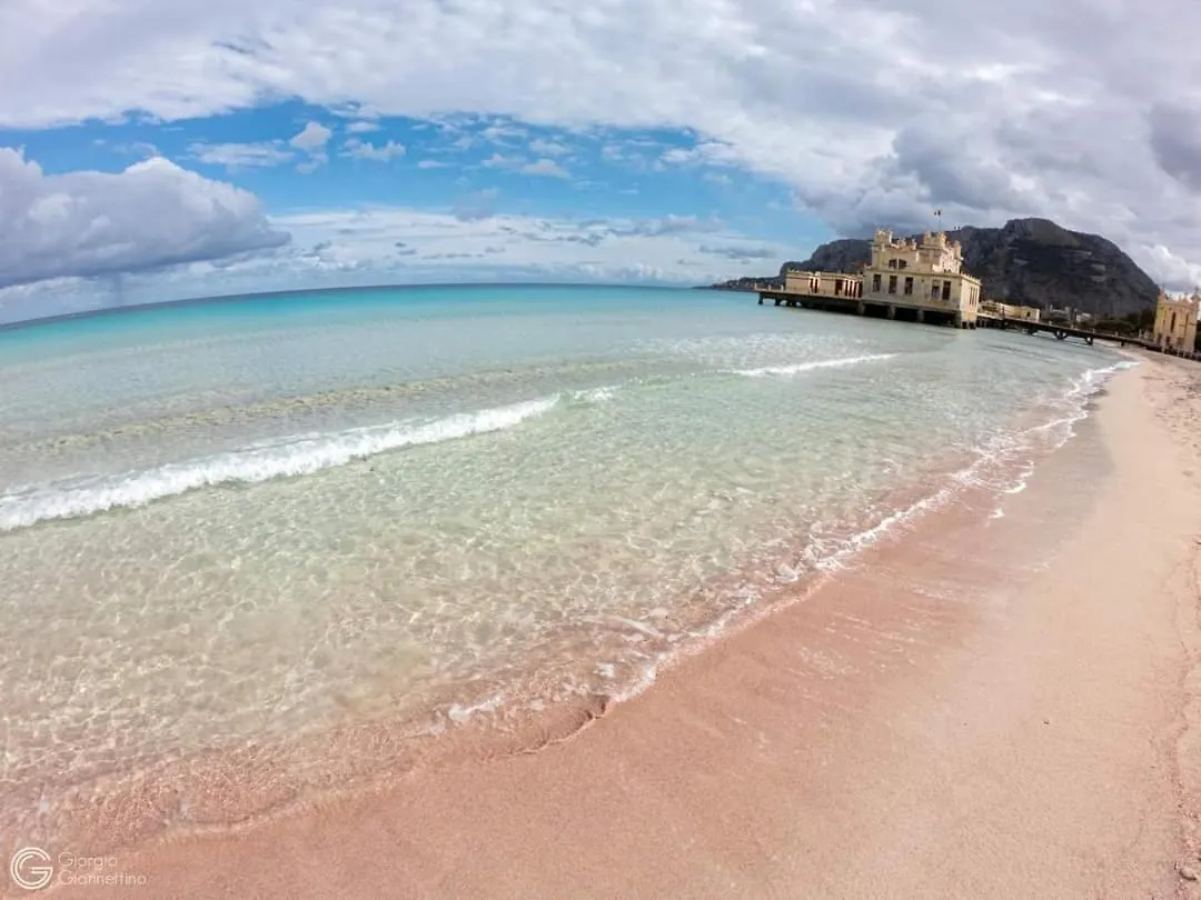 Home Sweet Home Sea Mondello 0*,